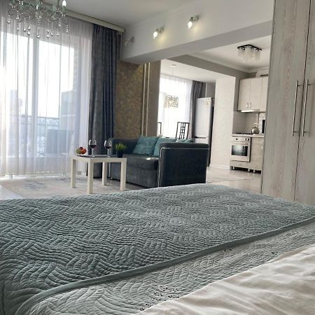 Apartment In The Heart Of The City الماتي المظهر الخارجي الصورة
