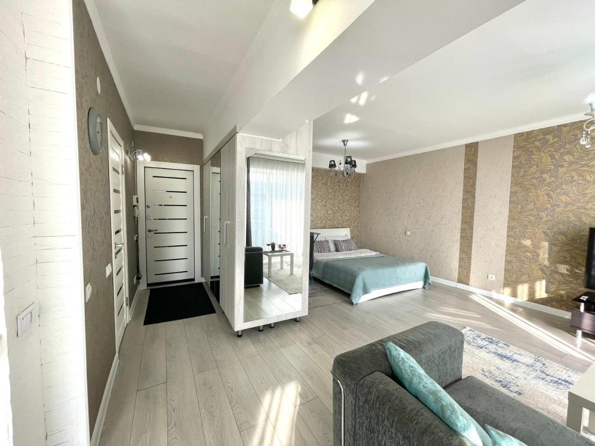 Apartment In The Heart Of The City الماتي المظهر الخارجي الصورة